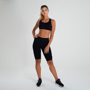 BERMUDA FEMININA SEM COSTURA DE YOGA PRETA