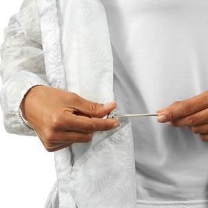 Jaqueta Feminina Trilha 100 Impermeável Quechua Branca