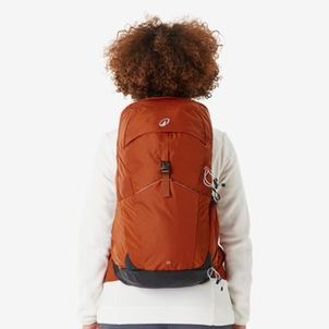 Mochila de Trilha e Trekking 500 25L Quechua Marrom