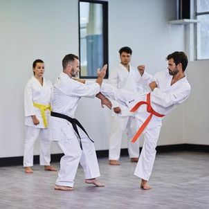 Kimono de Karatê 100 OutShock