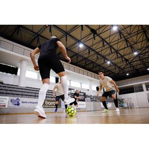 Chuteira de Futsal Escudo Pro Couro MFoam Kipsta Branco